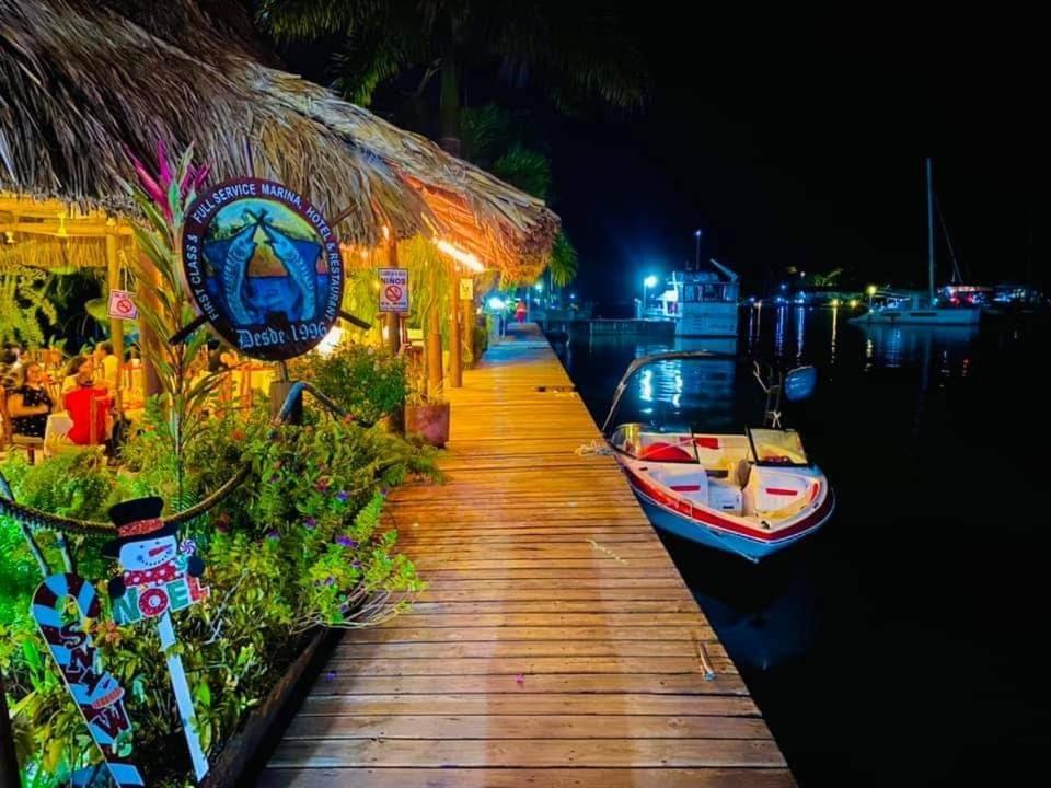 Hotel Mar Marine Yacht Club Río Dulce Exterior foto